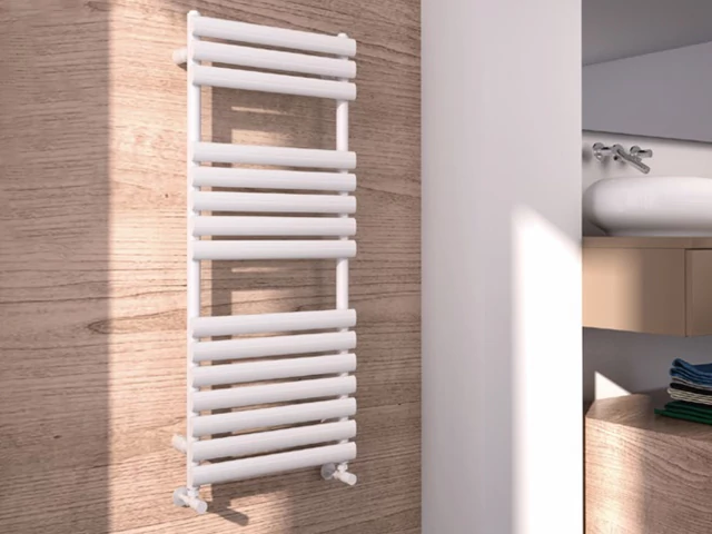 Arezzo Moon White 500x1190 mm törölközőszárítós radiátor